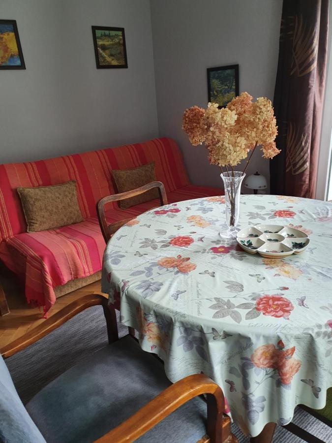 Stary Mokotow Blisko Metra Nie Ma Wynajmu Dlugoterminowego Najdluzszy To 2 Tygodnie