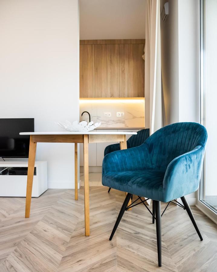 East Side Of 111 Apartment Warsaw