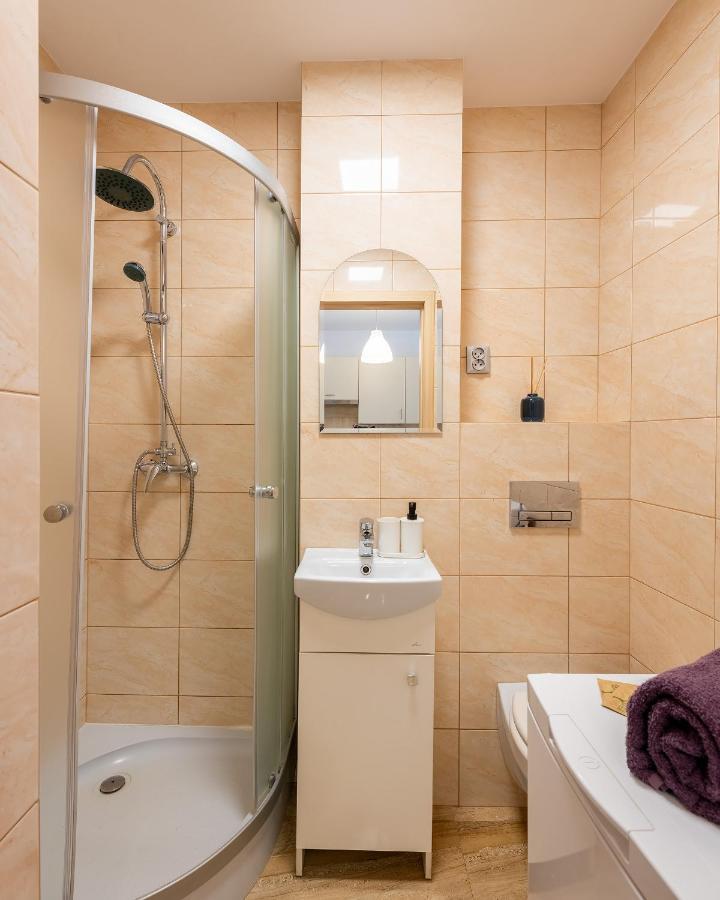Apartment Sliska 10 Prywatne Mieszkanie 300m Od Dworca Centralnego Oraz Metra Onz Samodzielne Zameldowanie! Self Check-in System!