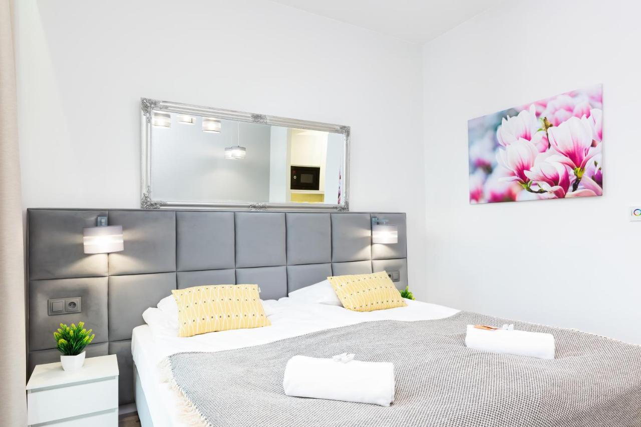 Prymasa Tysiaclecia Business Centre By Renters Warsaw