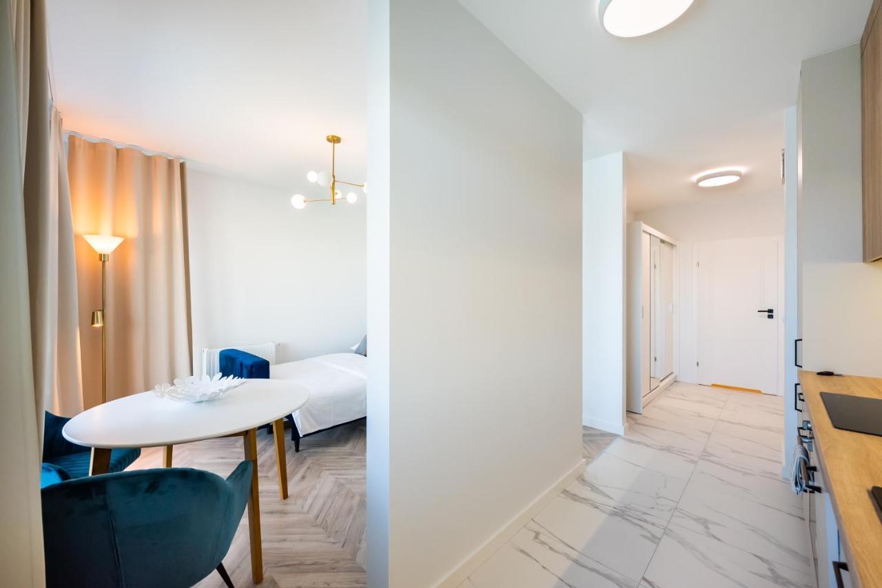 Apartment East Side Of 111