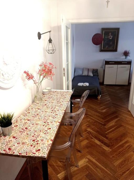 Old Praga Wi-fi 300mb Apartment