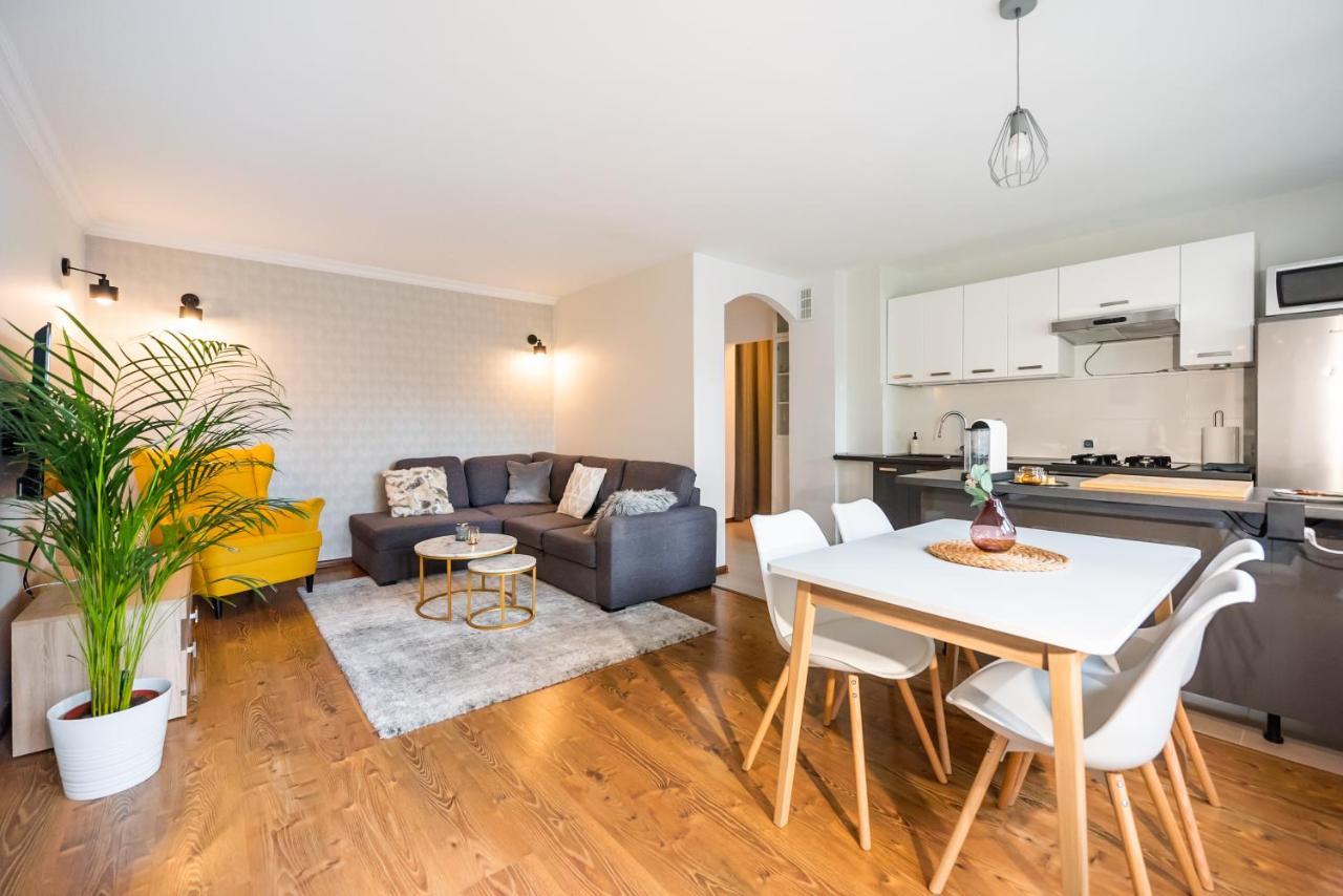 Metro Raclawicka Harmony Apartment