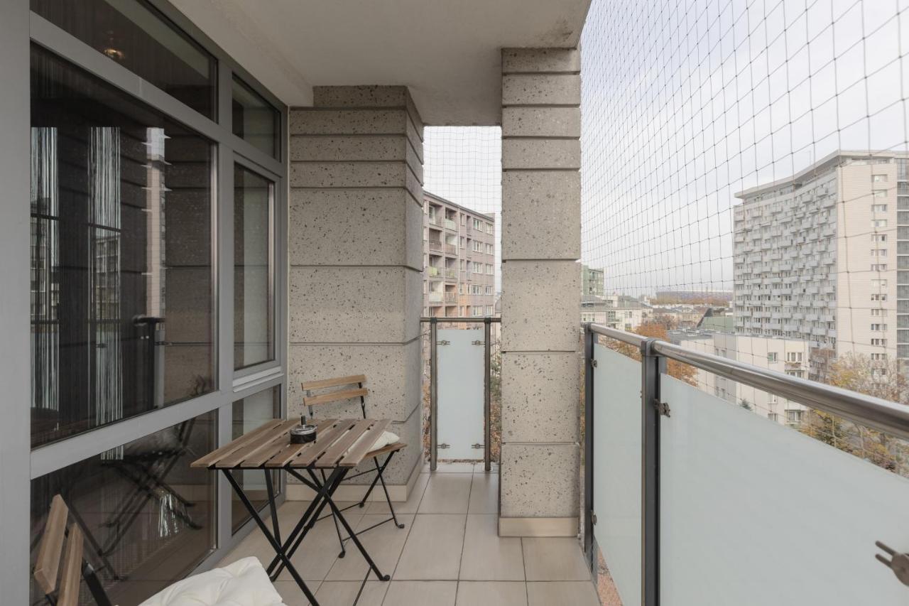 Srodmiescie Riverside Three-bedroom By Renters *
