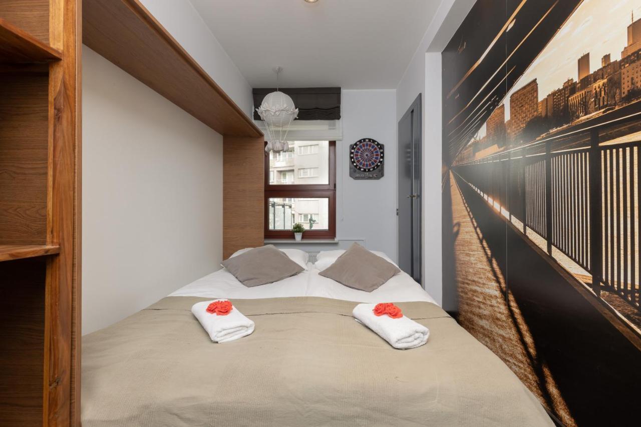 Srodmiescie Riverside Three-bedroom By Renters * Warsaw