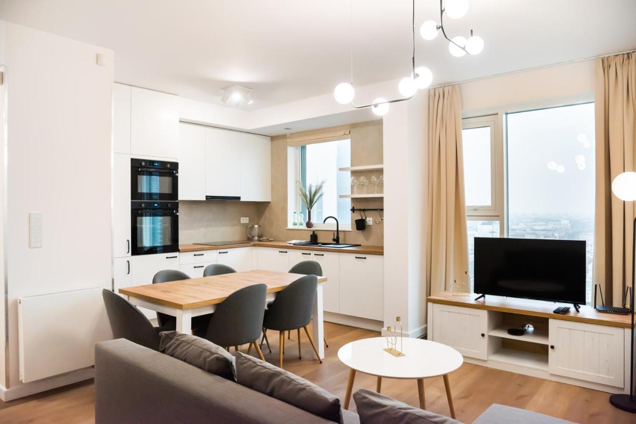 Unique Tower 22 Floor De Luxe Apartment Warschau