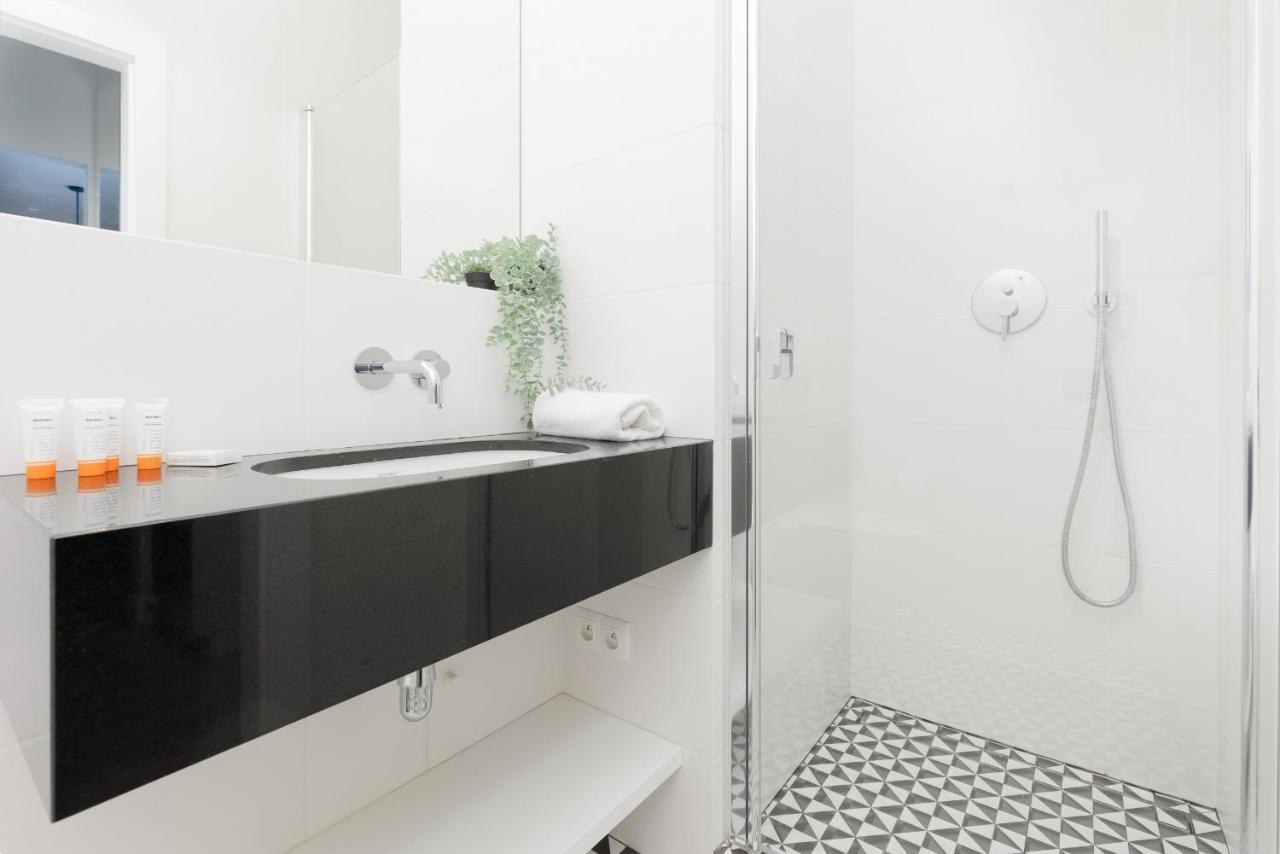 Srodmiescie Modern Krucza By Renters Prestige Warsaw
