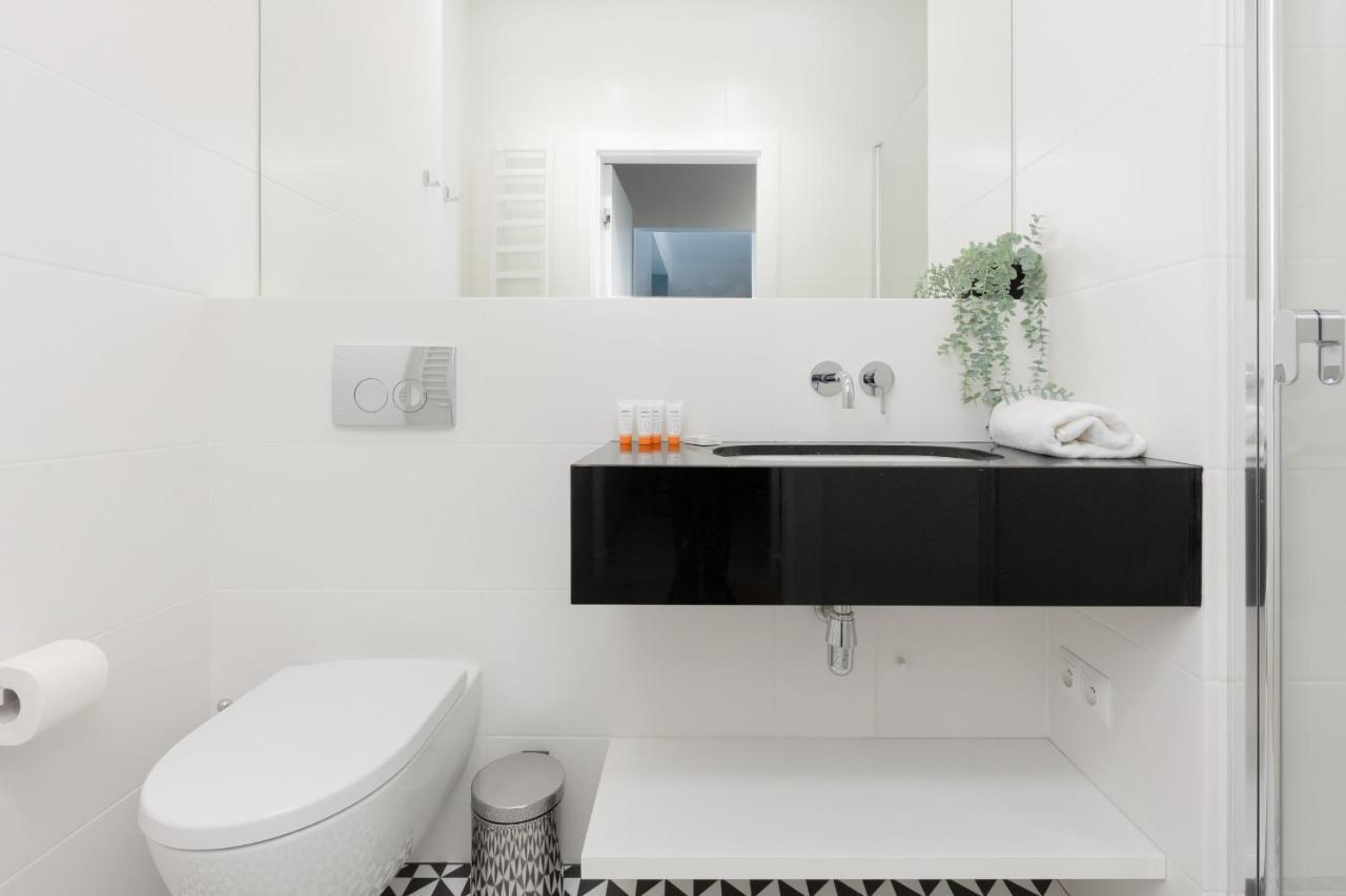 Srodmiescie Modern Krucza By Renters Prestige Apartment