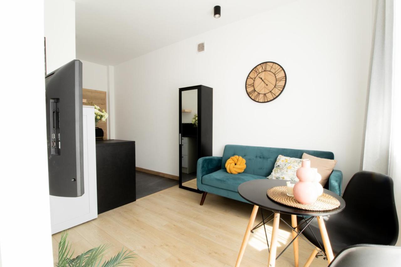 Piotrapartments - Wilcza Luxury In Centre Apartment