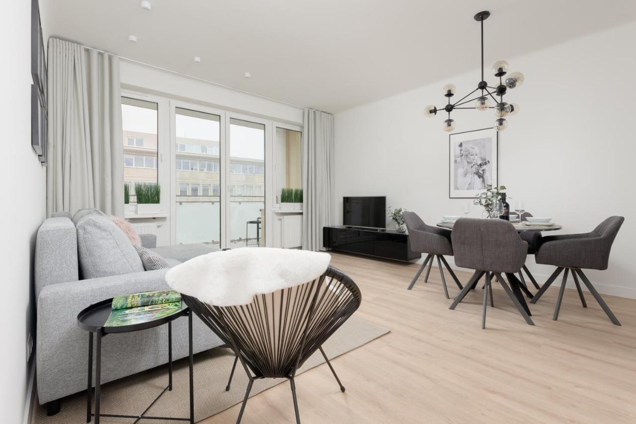 Srodmiescie Modern Krucza By Renters Prestige Warsaw