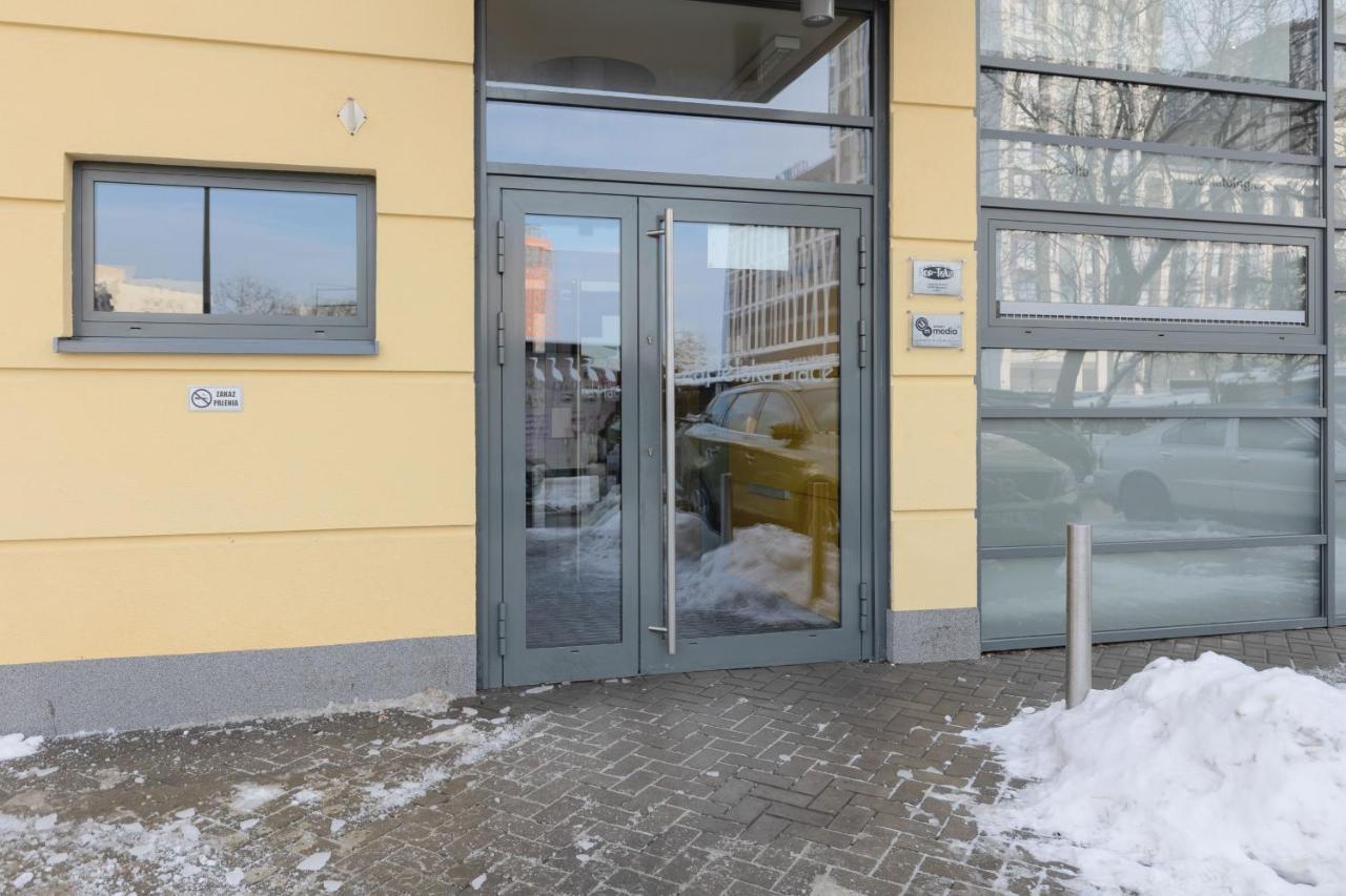 Praga Family With Parking By Renters
