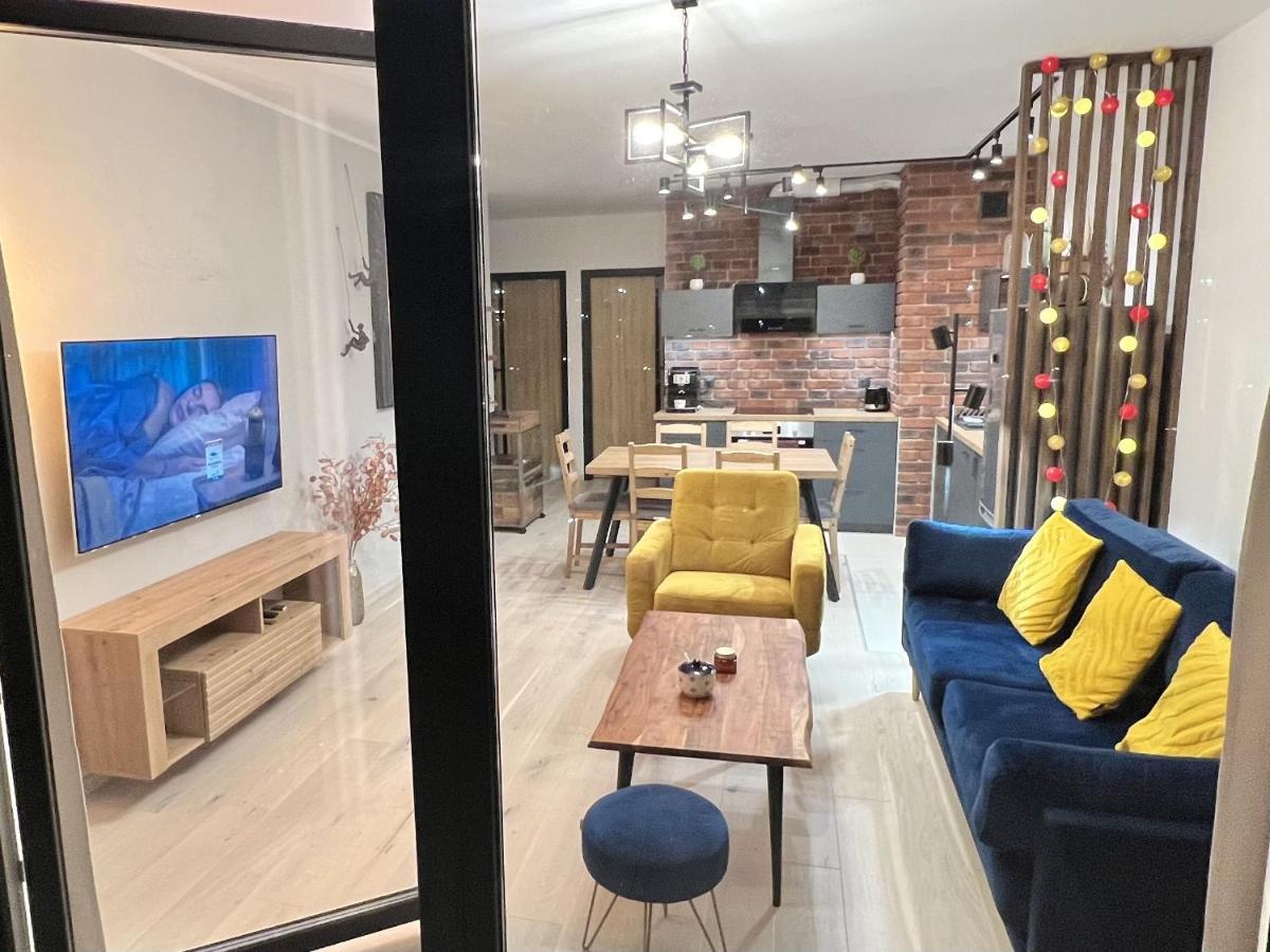 Apartamento Downtown View 3 60m2+ Free Garage 2km Old Town Metro 9min Tram *