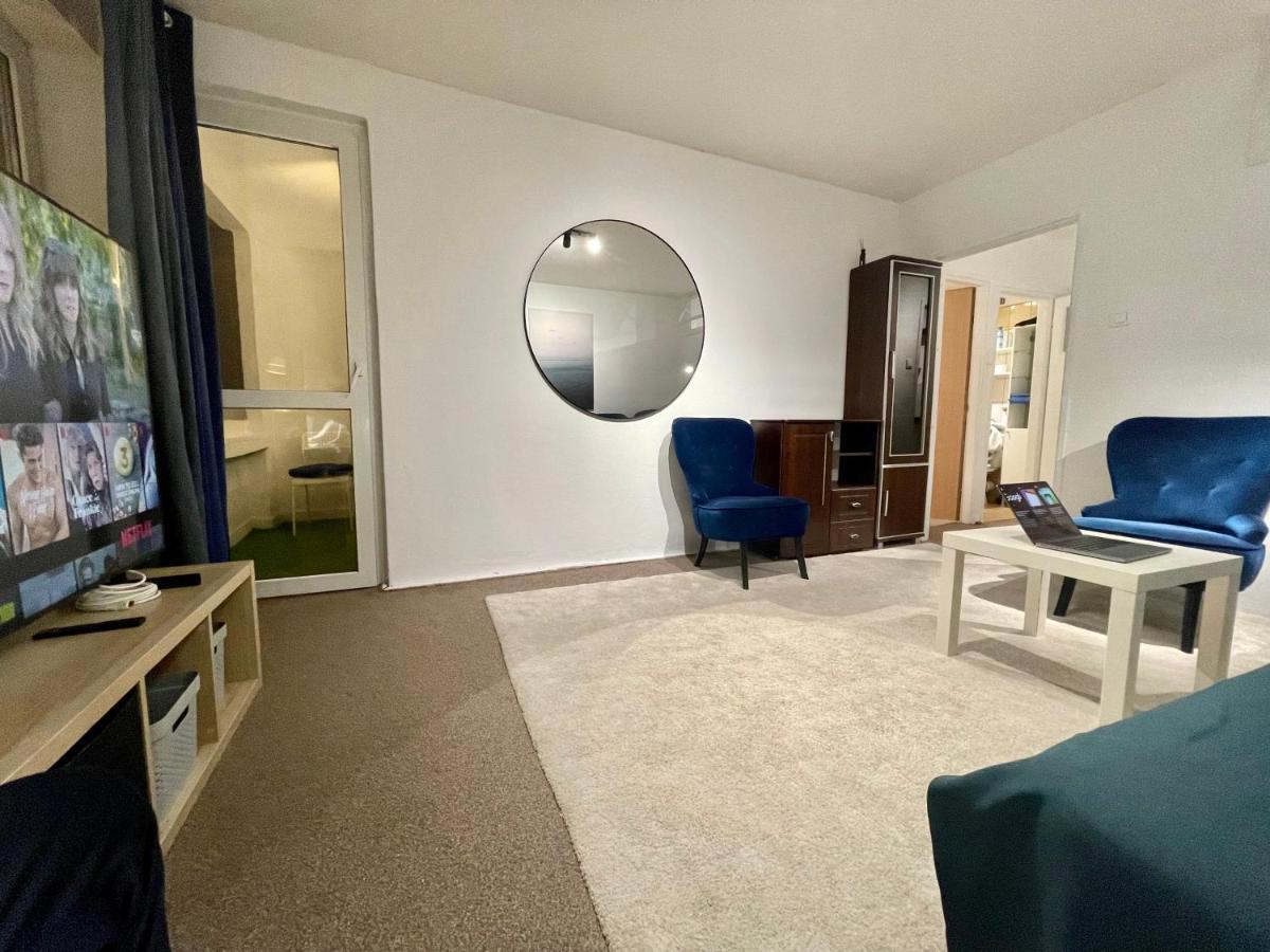 Blue 3 Metro Wifi 1 Gbs 75'tv Netflix Hbo Max Appletv Amazon * Warsaw