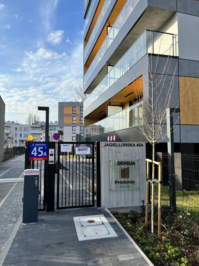Apartamento Downtown View 3 60m2+ Free Garage 2km Old Town Metro 9min Tram