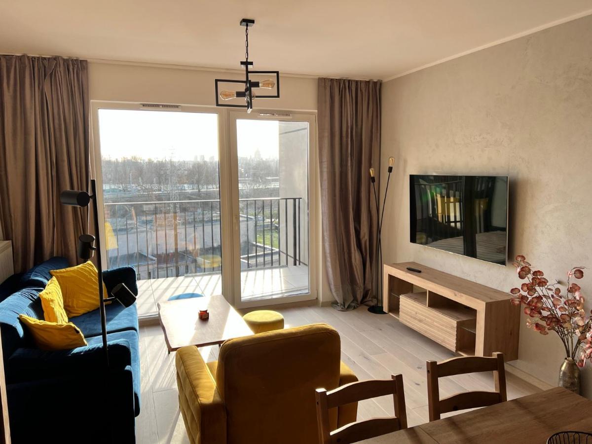 Downtown View 3 60m2+ Free Garage 2km Old Town Metro 9min Tram Apartamento