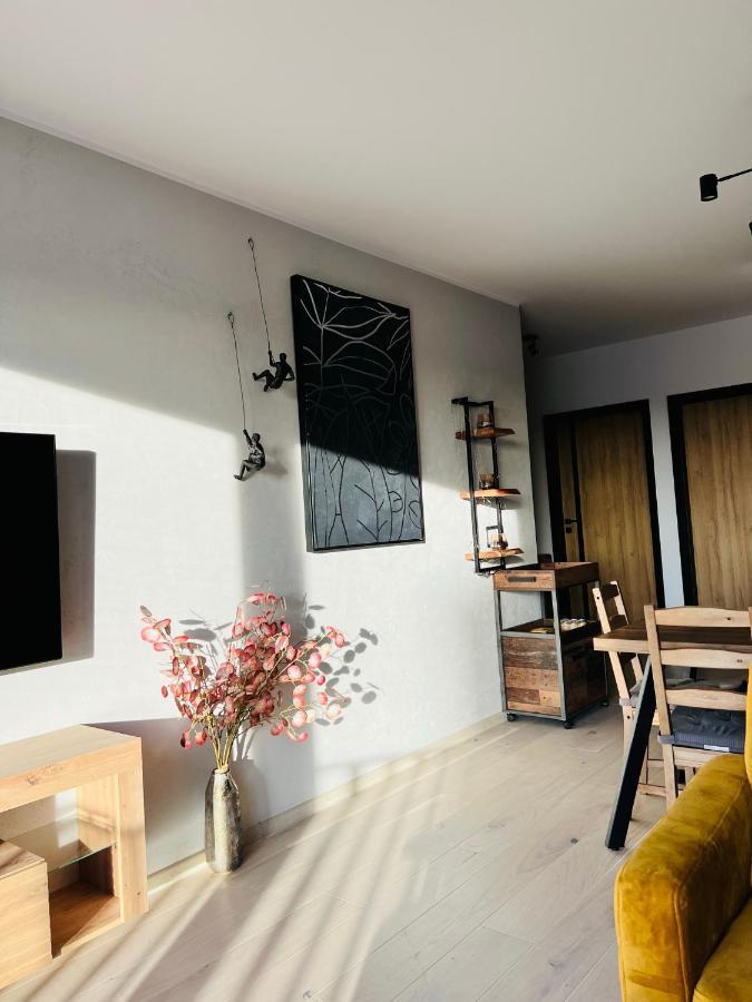 Apartamento Downtown View 3 60m2+ Free Garage 2km Old Town Metro 9min Tram