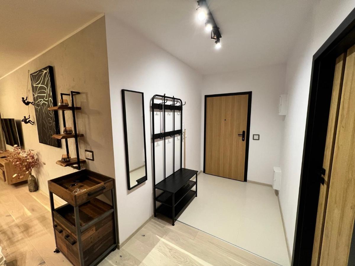 Apartamento Downtown View 3 60m2+ Free Garage 2km Old Town Metro 9min Tram *