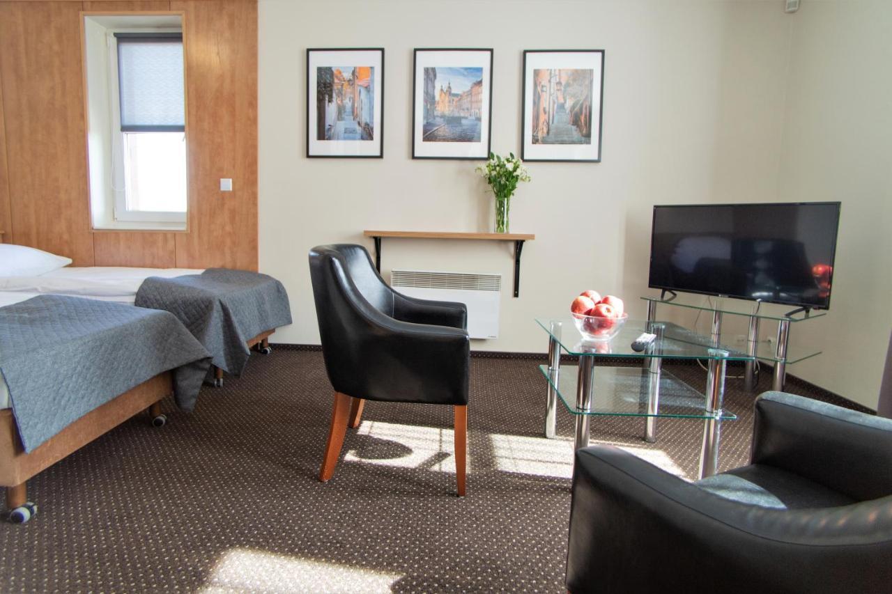- Hotel apartamentowy 3*