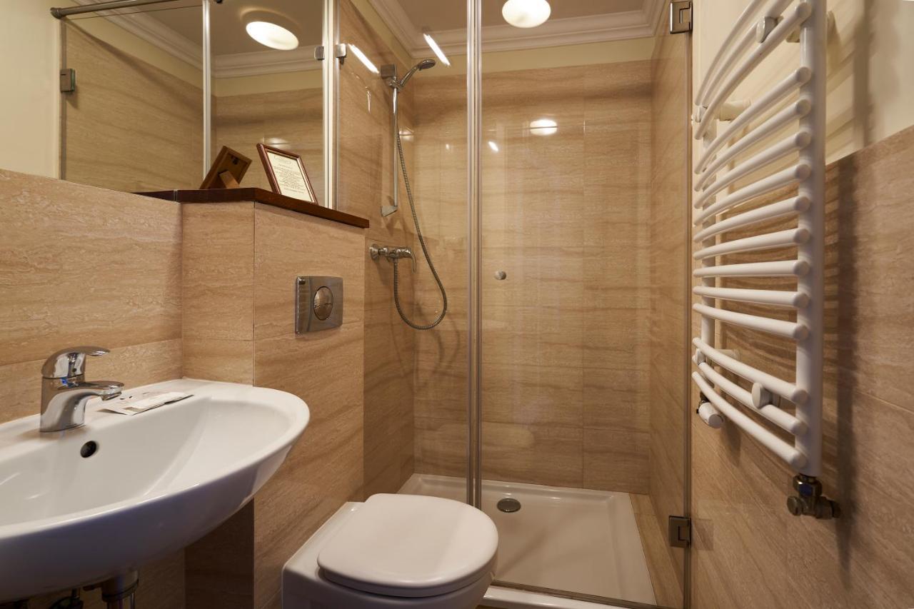 Bed & Breakfast American House Hennela 2*