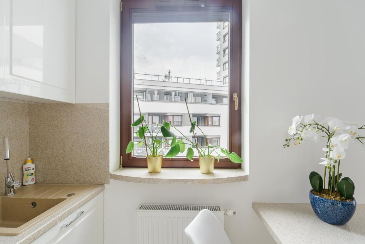Stylish Near Arkadia Apartment Warsaw