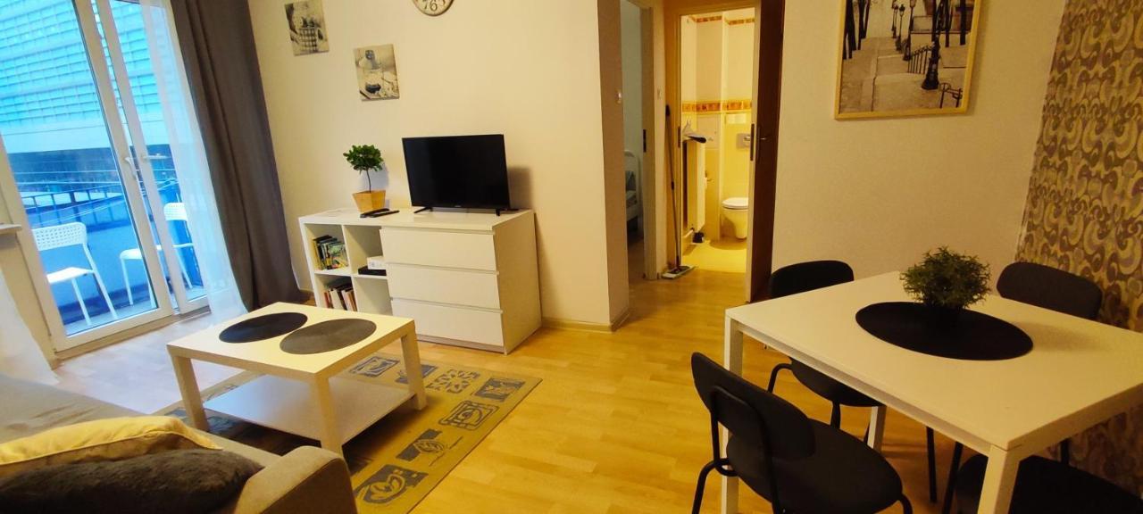 Centrum - Metro Rondo Onz Apartment Warsaw