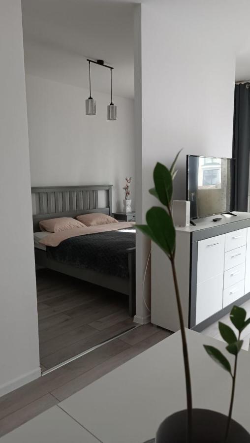 Apartment Z Ogrodkiem Na Warszawskiej Woli *