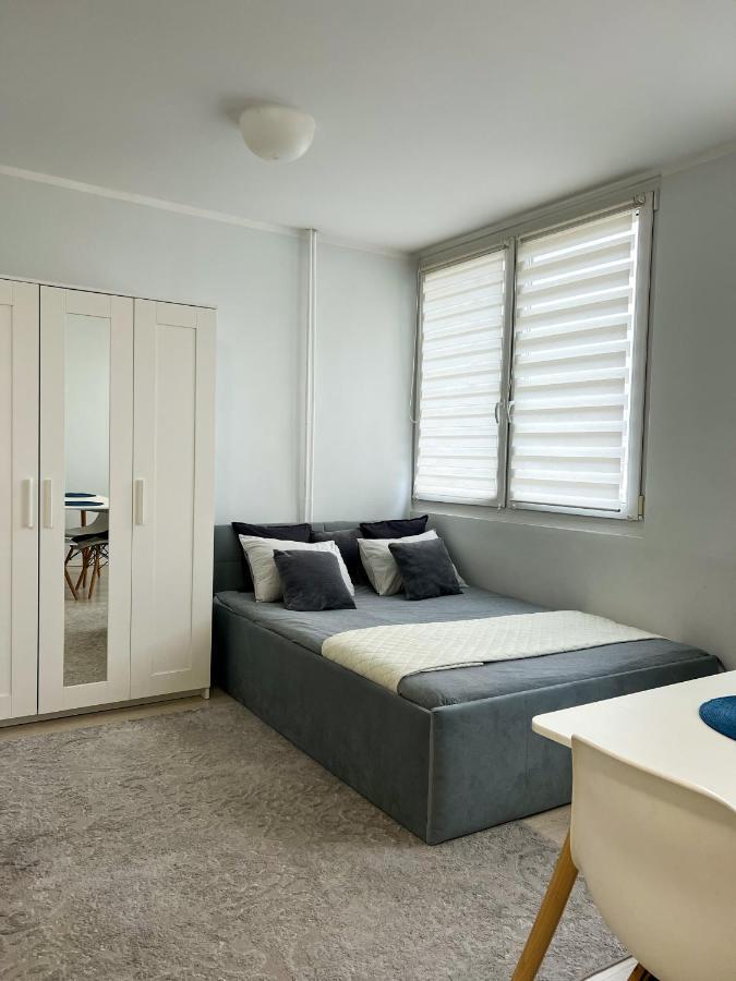 Przytulna Kawalerka Apartment Warsaw