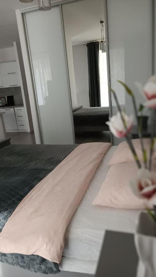 Apartment Z Ogrodkiem Na Warszawskiej Woli Warschau