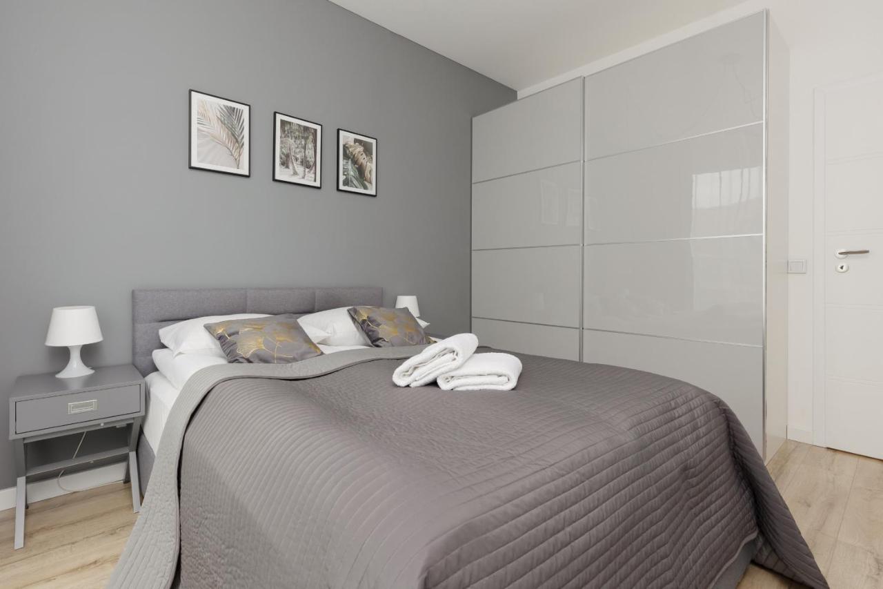 Apartment Cozy With Parking In The 19th District By Renters *