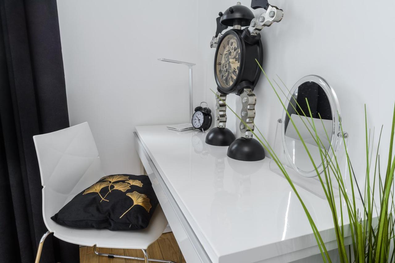 Apartment Lumina 3 Bedroom Apart Park Szczesliwicki *