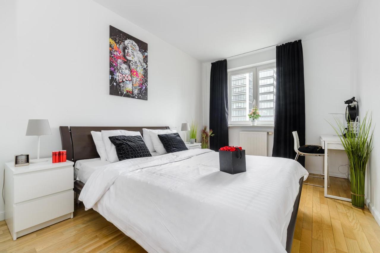 Lumina 3 Bedroom Apart Park Szczesliwicki Apartment *