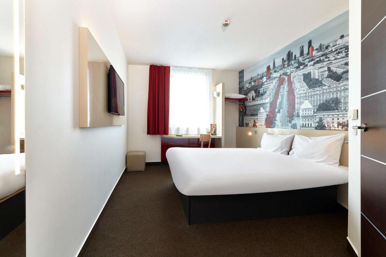 Hotel Warszawa-okecie 2*