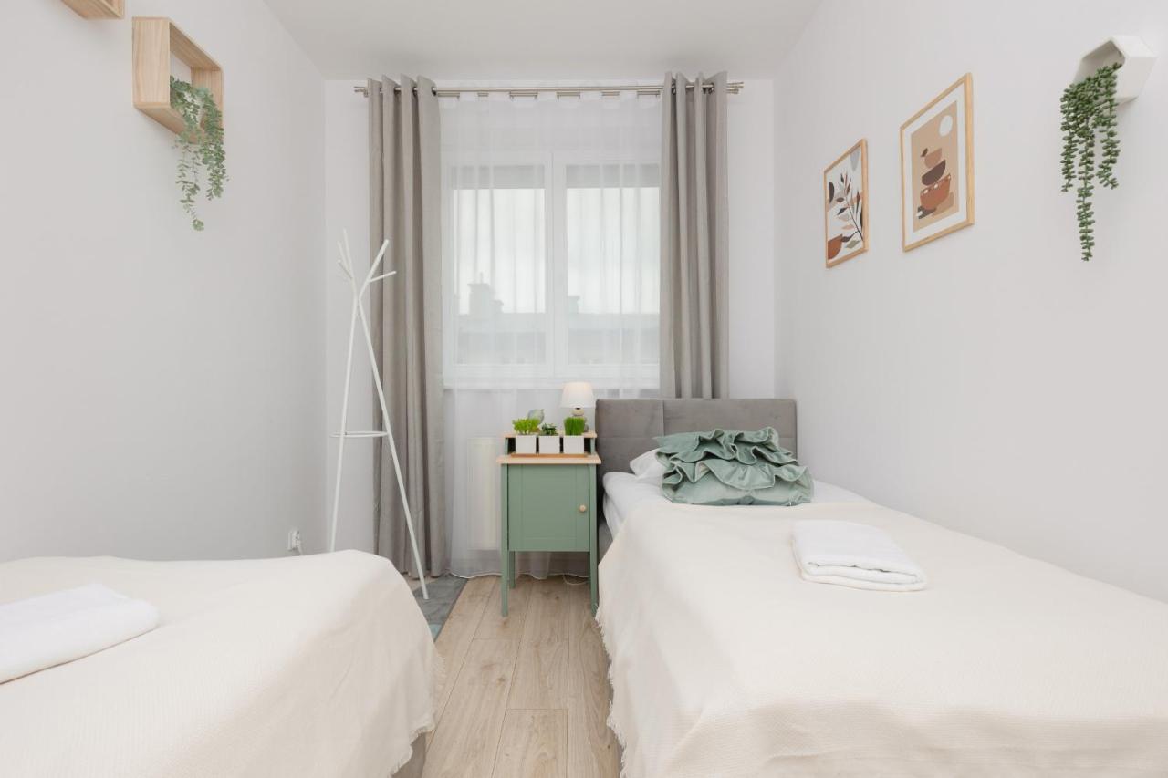 Căn hộ Metro Bemowo Two-storey Pelczynskiego By Renters Warsaw