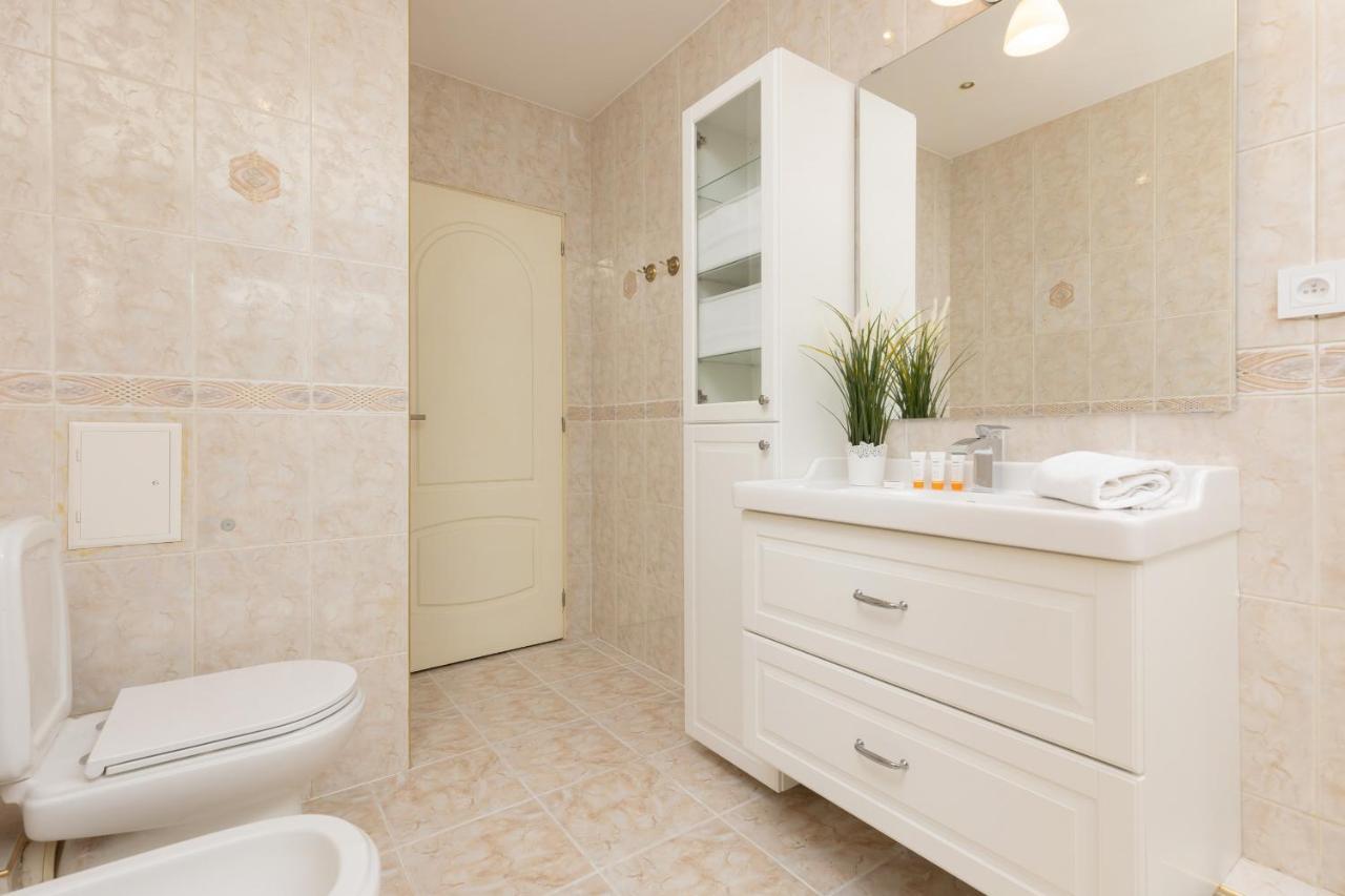 Metro Bemowo Two-storey Pelczynskiego By Renters