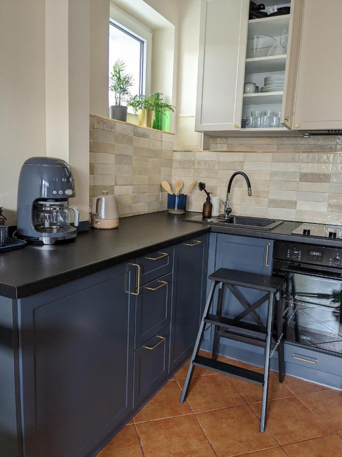 Saska Kepa Apartment