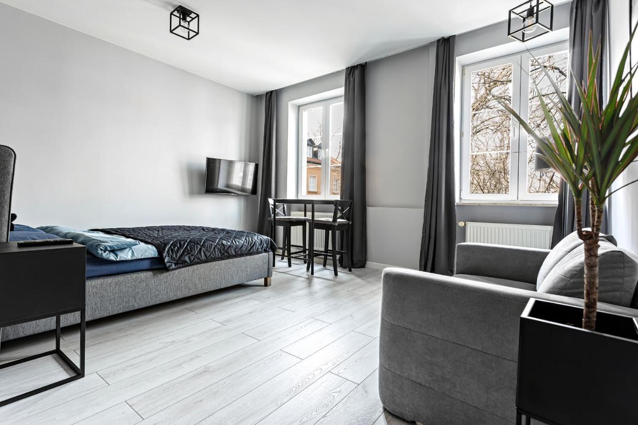 Quiet Koscielna Old Town Apartment Warsaw