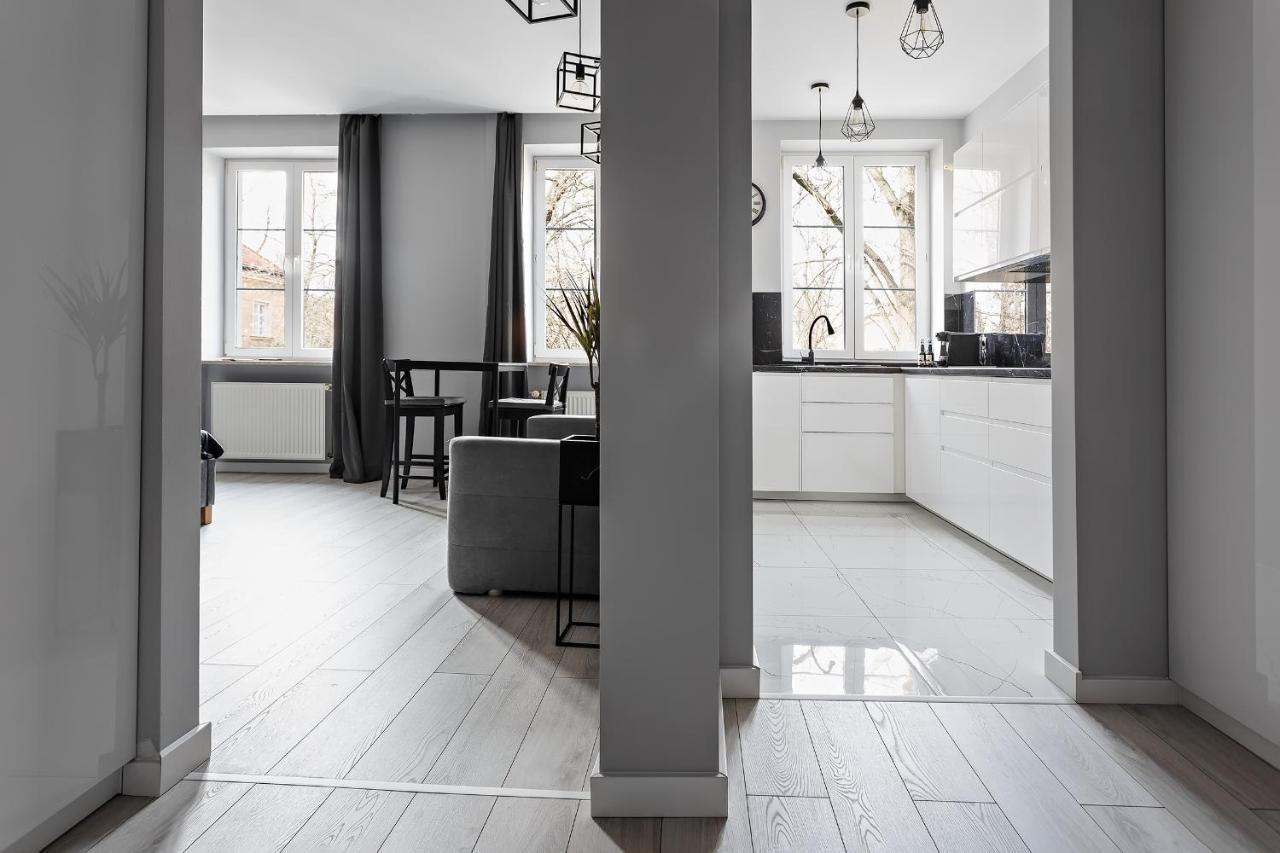 Quiet Koscielna Old Town Apartment *