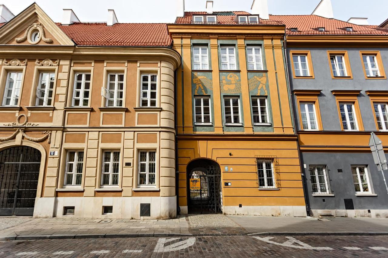 Quiet Koscielna Old Town Apartment