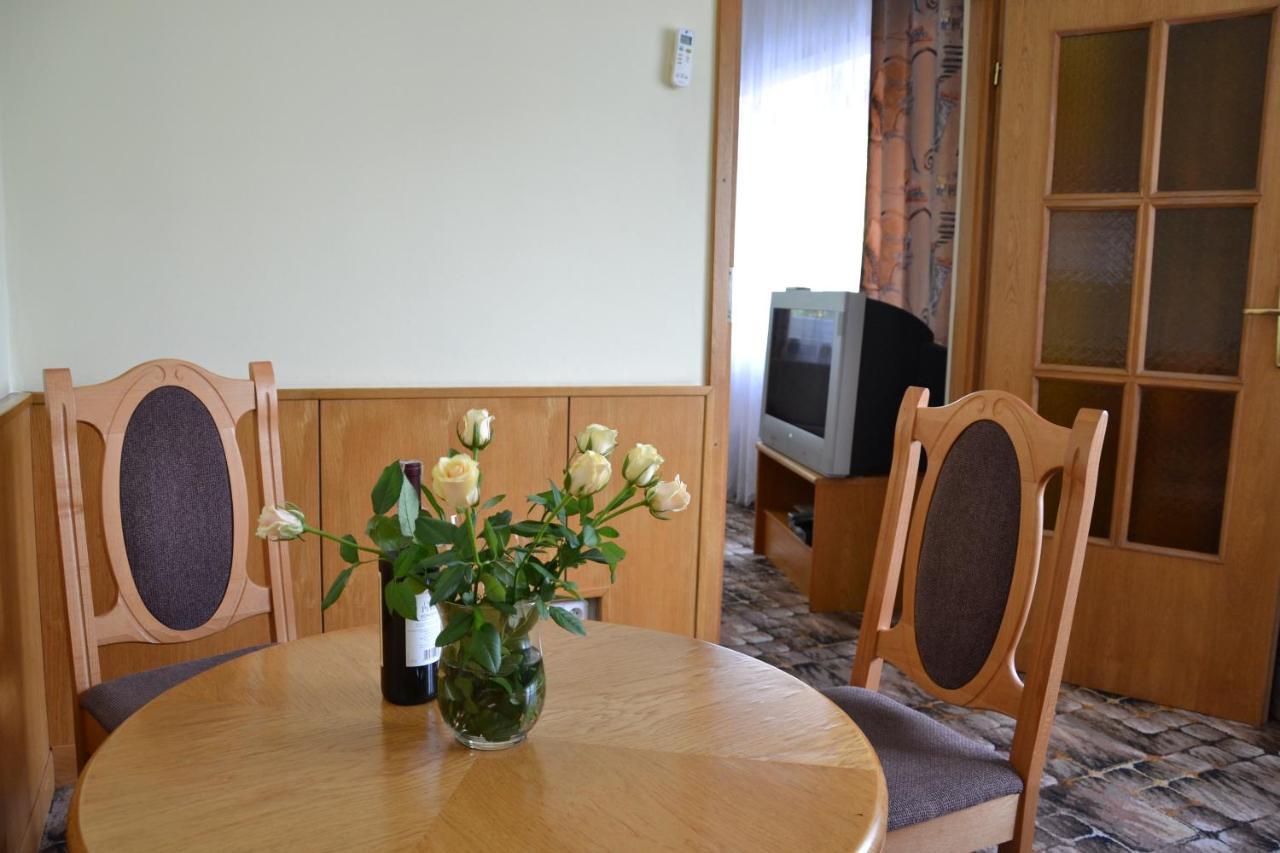 Karat Bed & Breakfast 2*