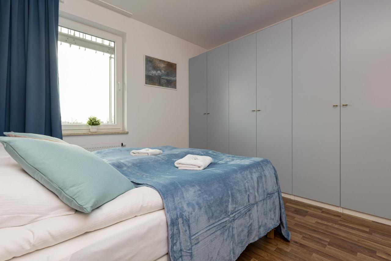Stacja Wola With Parking By Renters Warsaw