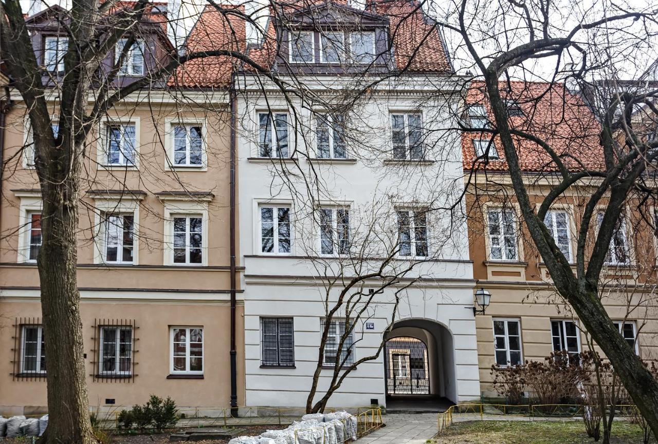Quiet Koscielna Old Town Warsaw