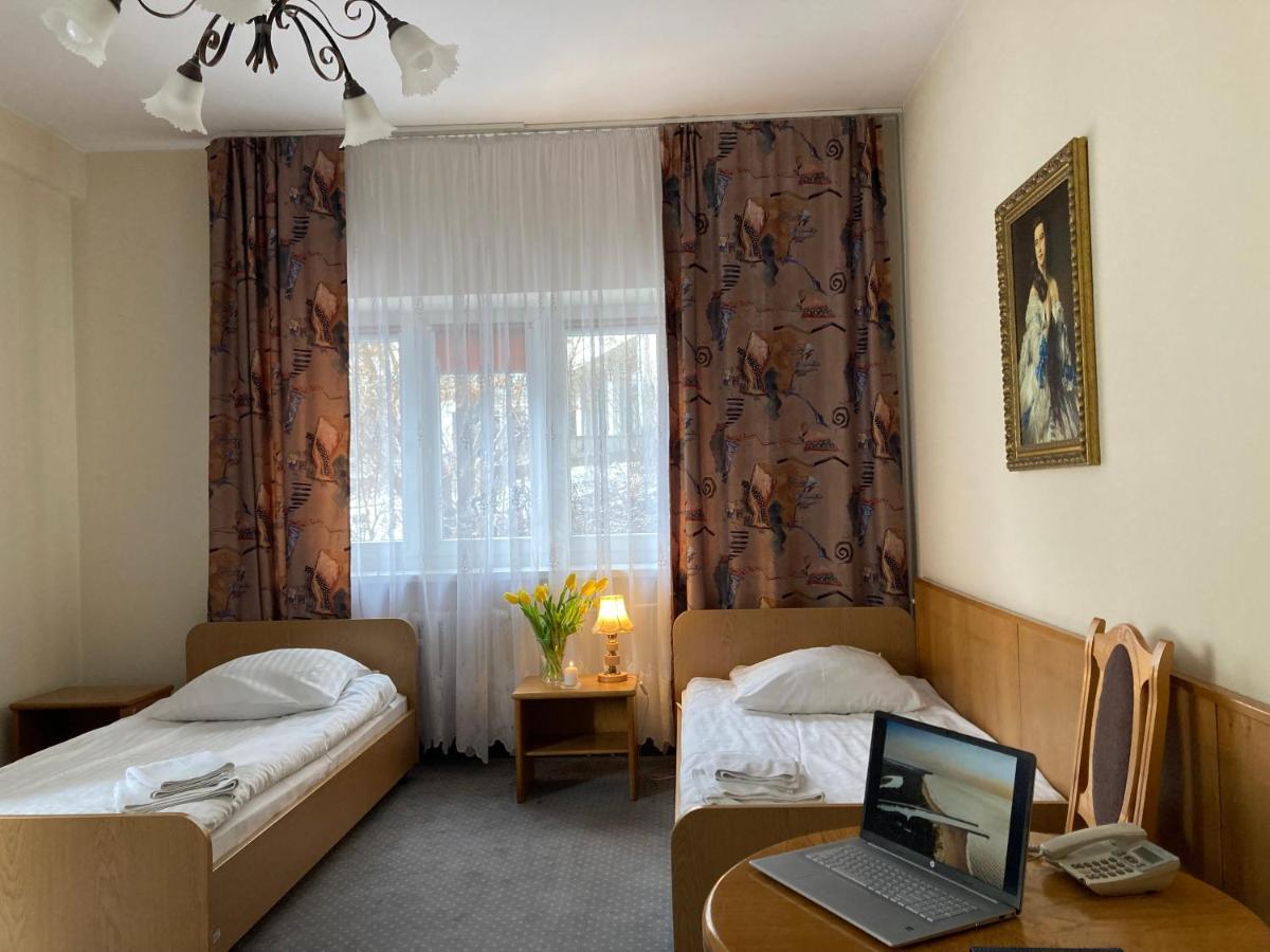 Bed & Breakfast Karat 2*