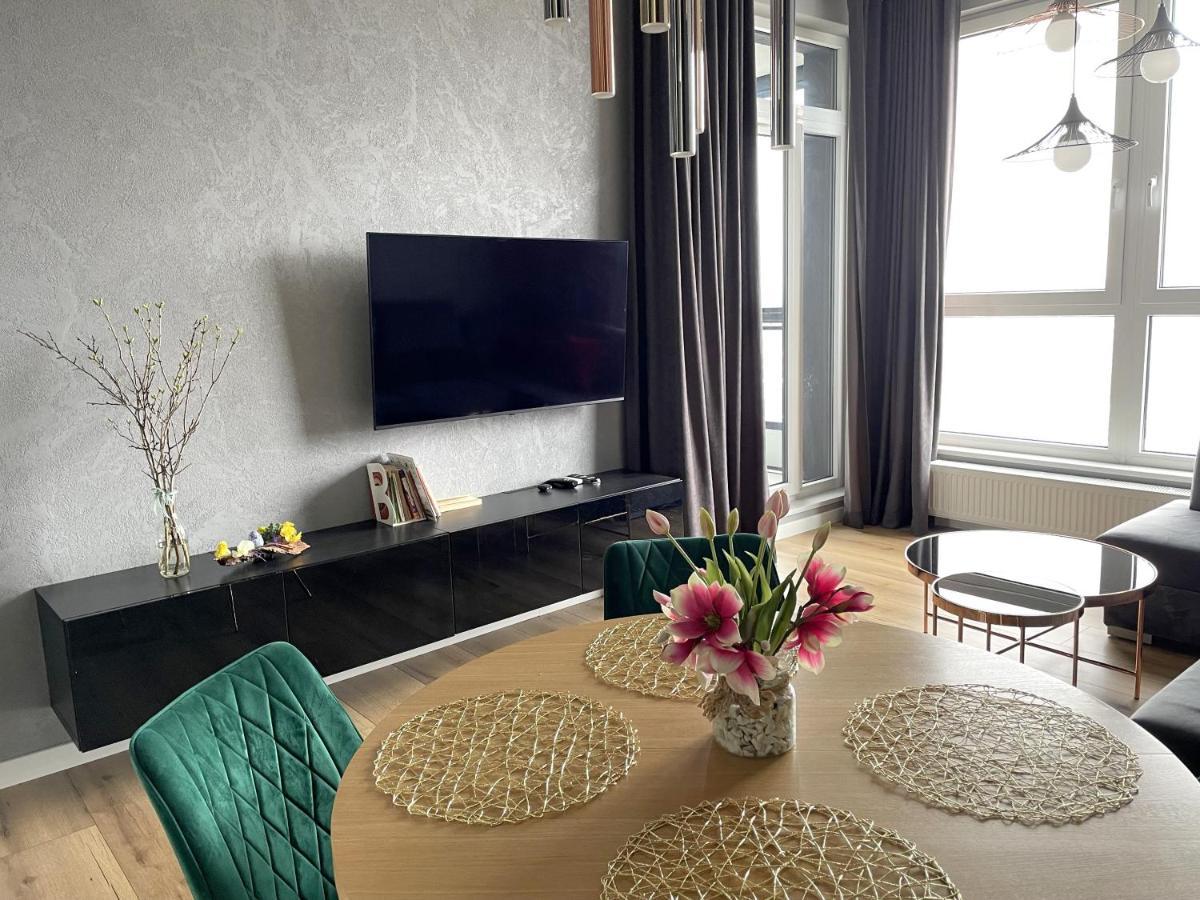 Praga 23rd Floor High-class Apartment *