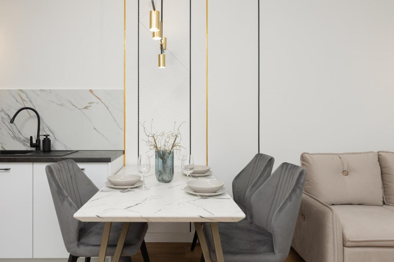 Apartment Luxury With Air-conditioning Guminska By Renters Prestige