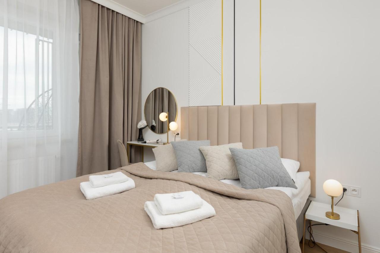 Luxury With Air-conditioning Guminska By Renters Prestige *