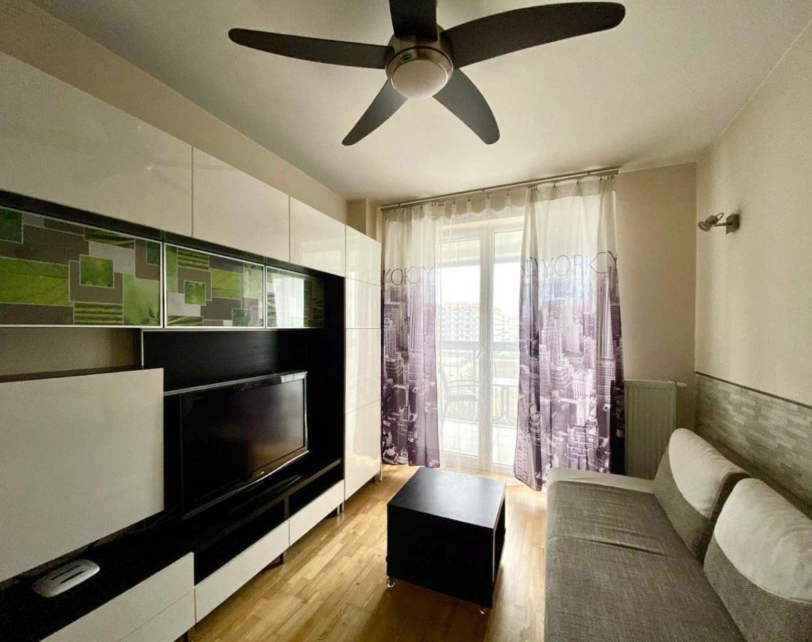Apartment K22 Postepu 10 Aparts