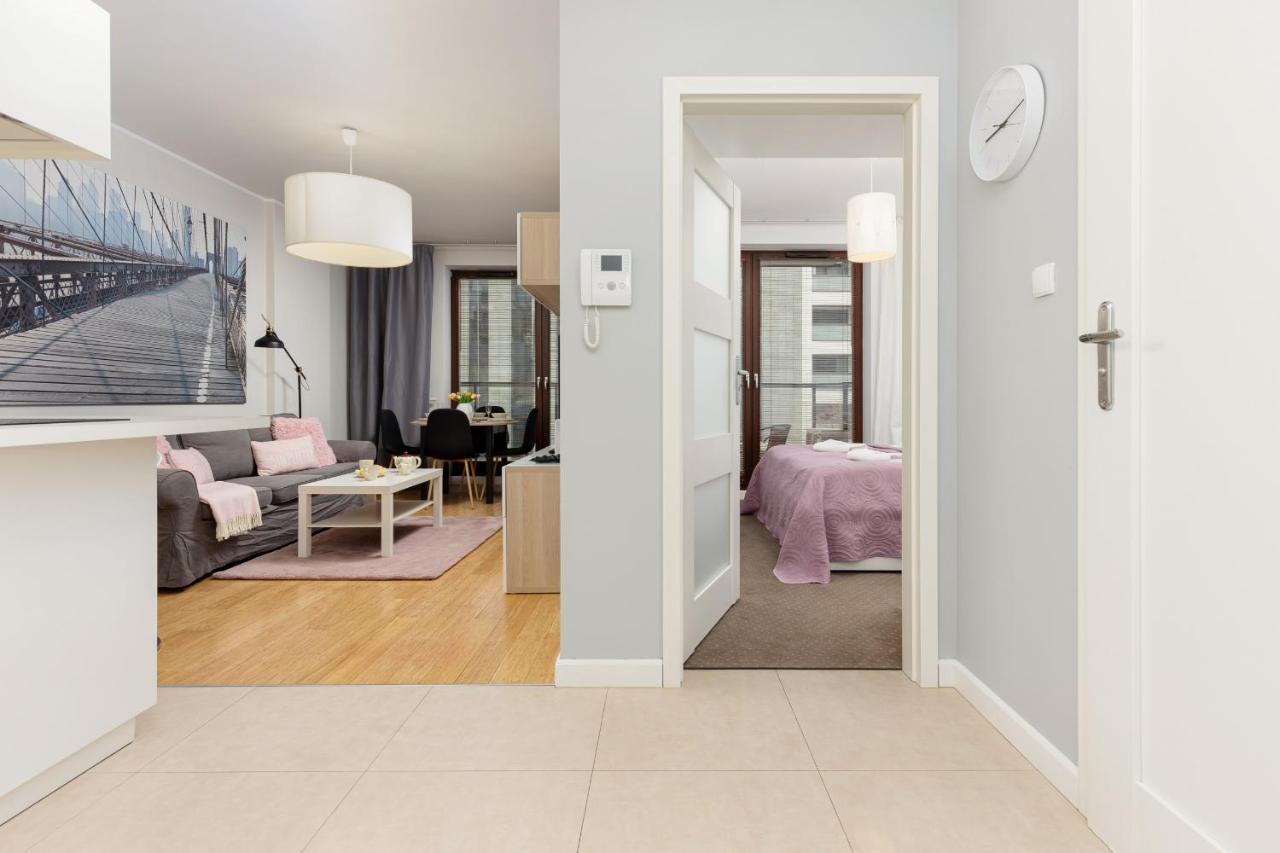Apartment Siedmiogrodzka With Balcony & Parking Wola By Renters Warsaw