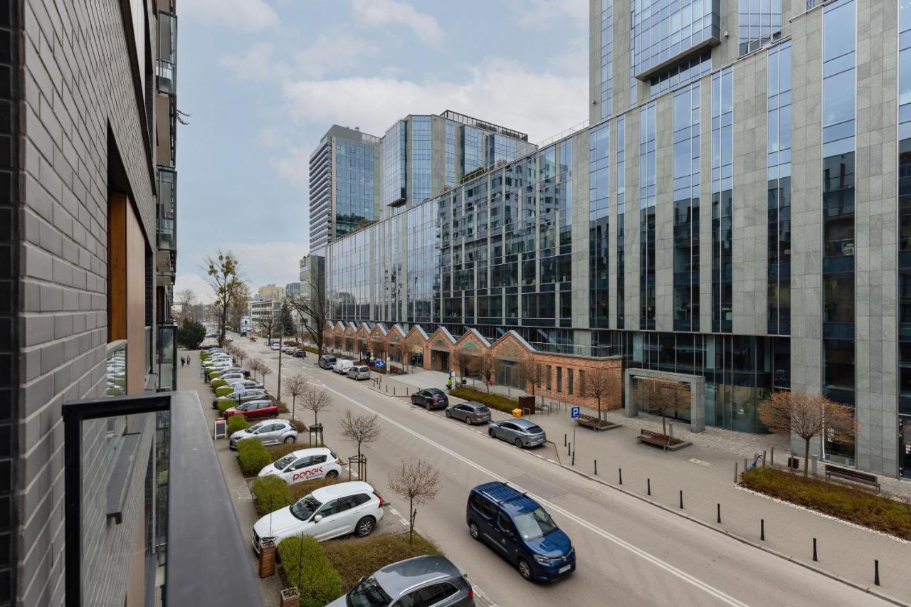 Apartment Siedmiogrodzka With Balcony & Parking Wola By Renters
