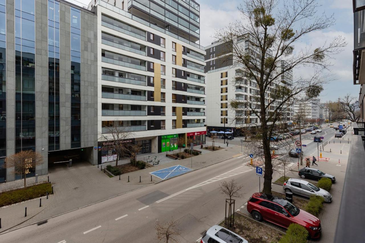 Siedmiogrodzka With Balcony & Parking Wola By Renters Apartment Warschau