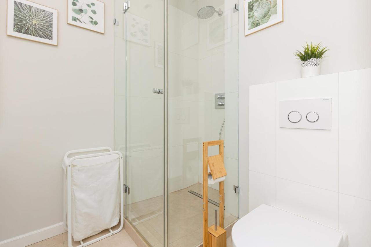 Siedmiogrodzka With Balcony & Parking Wola By Renters Apartment Warsaw
